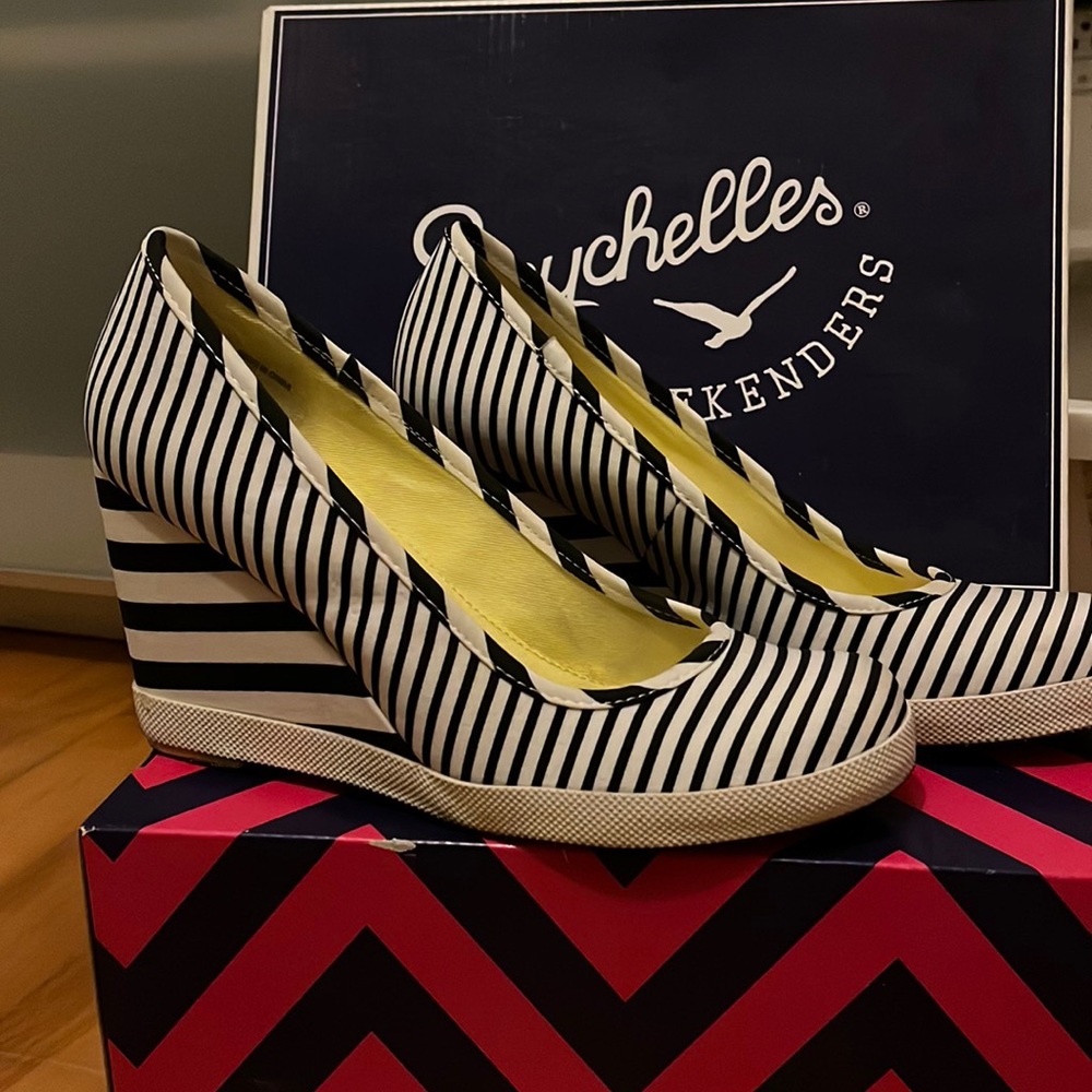 Seychelles wedge black and white shoes